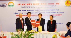 Officials of Thailand’s Hemaraj Pcl. and Vietnam's state-run construction company Cienco 4 sign an investment agreement on developing industrial parks at the Dong Nam Economic Zone in Nghe An Province on May 4, 2016. Photo credit: Nghe An Province's websiteOfficials of Thailand’s Hemaraj Pcl. and Vietnam's state-run construction company Cienco 4 sign an investment agreement on developing industrial parks at the Dong Nam Economic Zone in Nghe An Province on May 4, 2016.